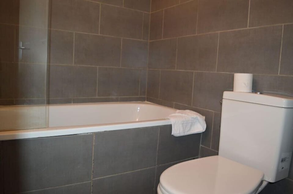 Towels, soap, shampoo, toilet paper