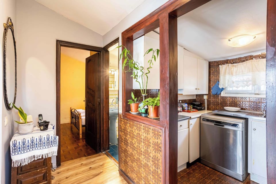 Fully equipped kitchen space to prepare your meals 