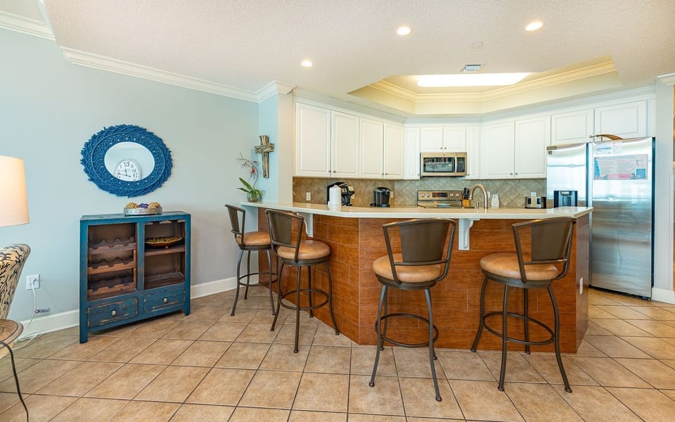 Condo, 3 Bedrooms | Private kitchen | Coffee/tea maker, fridge, oven