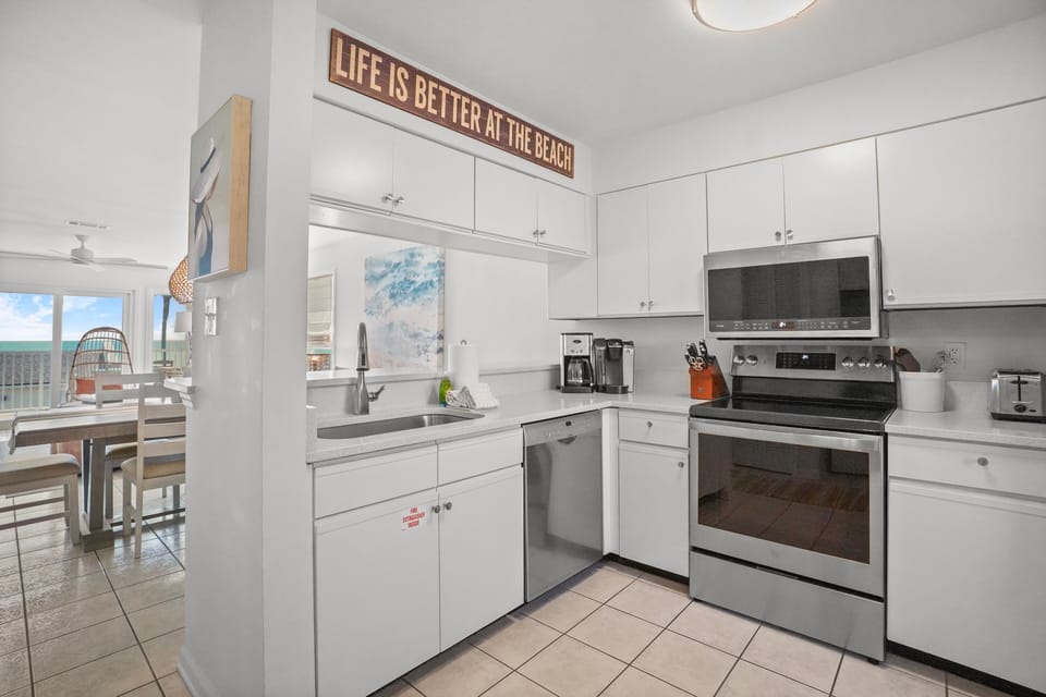 Condo, 2 Bedrooms | Private kitchen | Coffee/tea maker, fridge, oven, toaster