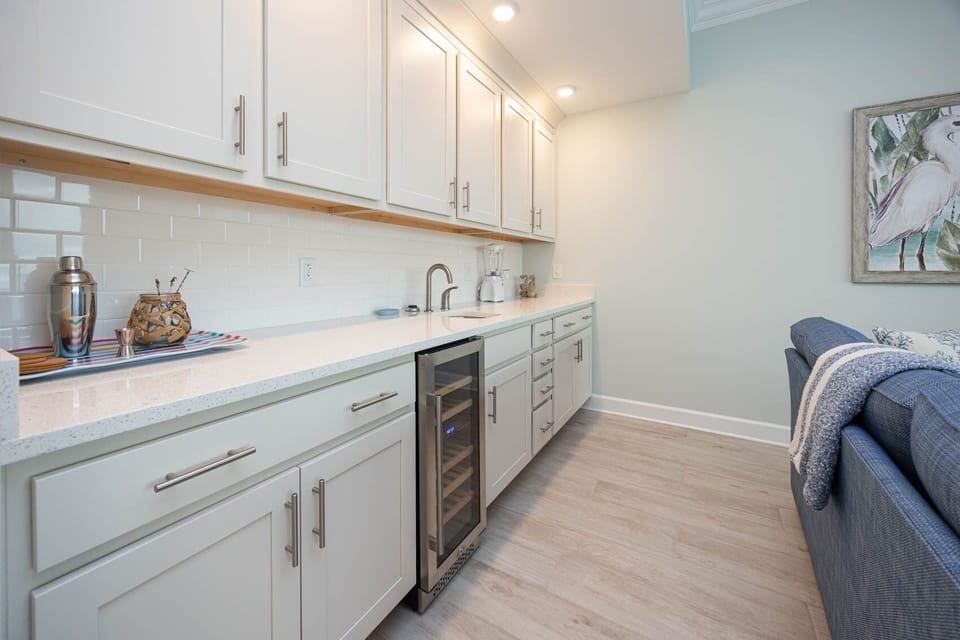Condo, 2 Bedrooms | Private kitchen | Fridge, oven, coffee/tea maker