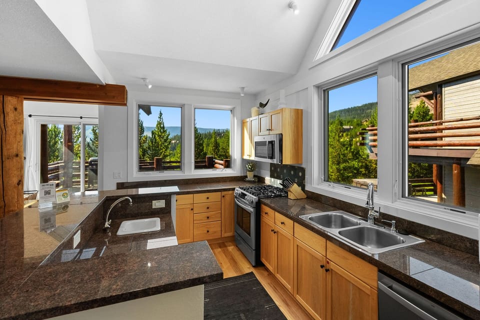 Newly Updated Kitchen