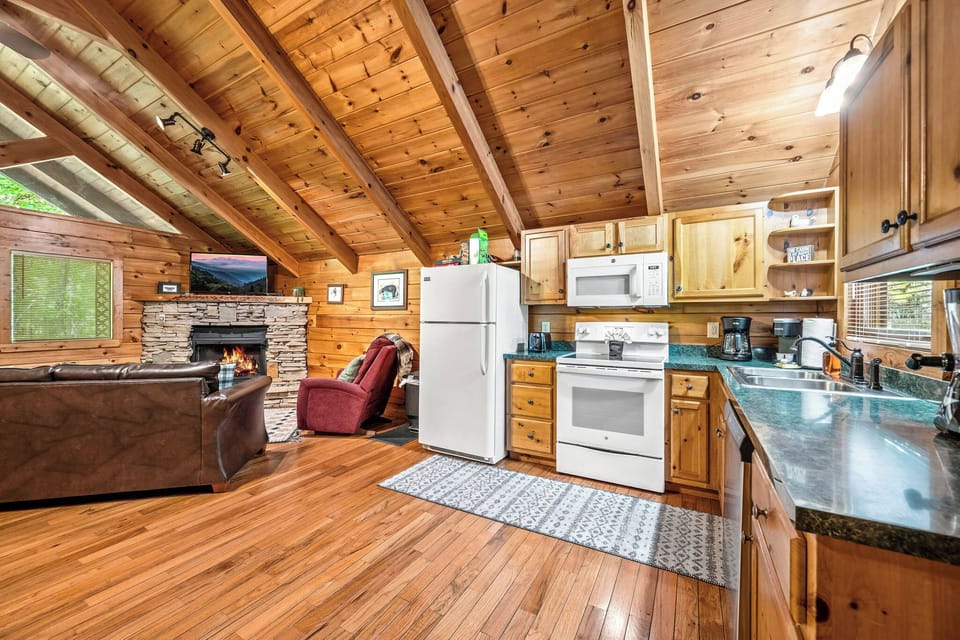 Mountain Dream's fully-equipped kitchen