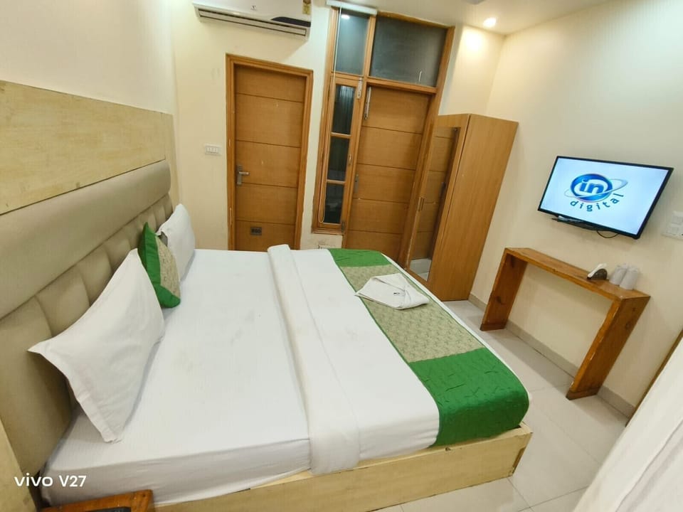 Deluxe Double Room | Free WiFi