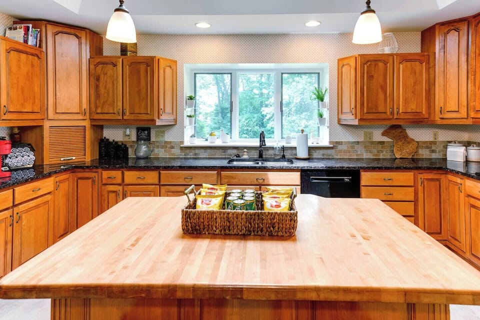Large Kitchen 
