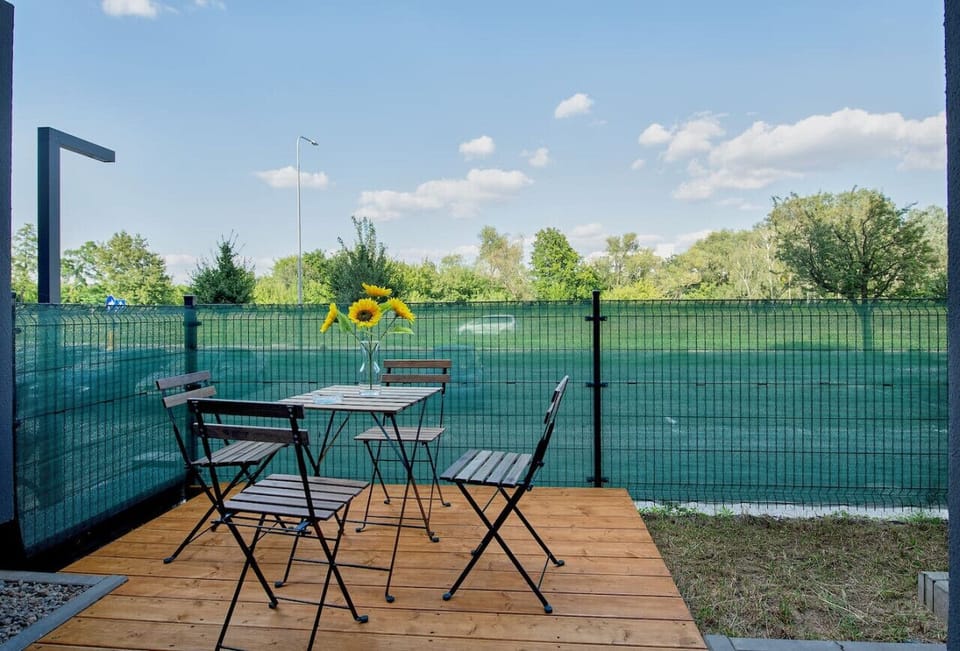 Private Balcony | Book Now with RENTUJEMY