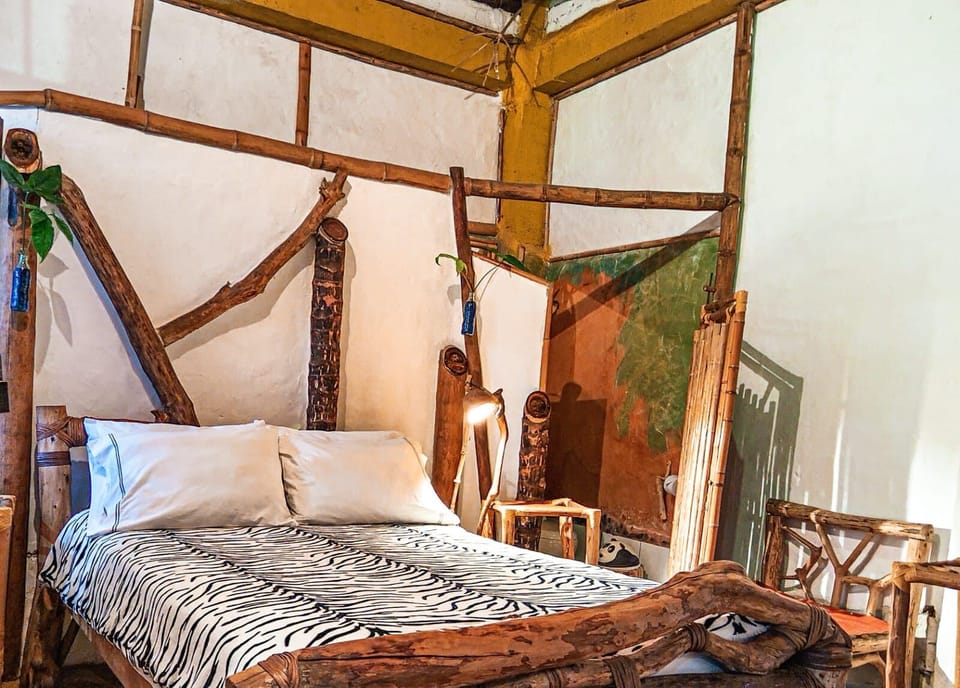 Premium Double Room | Desk, laptop workspace, soundproofing, WiFi (free)