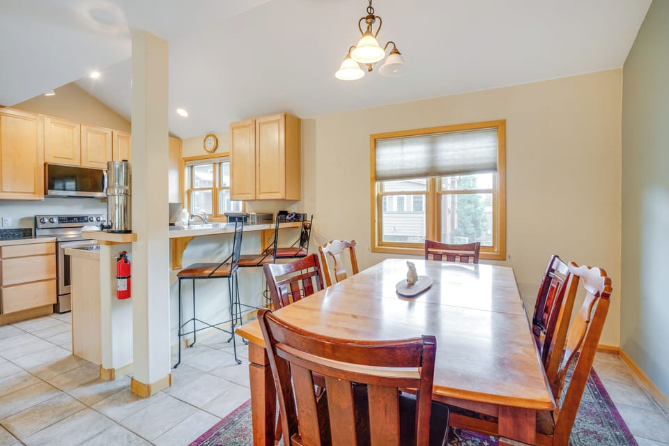 Dining Room | 2nd Floor | Fully Equipped Kitchen