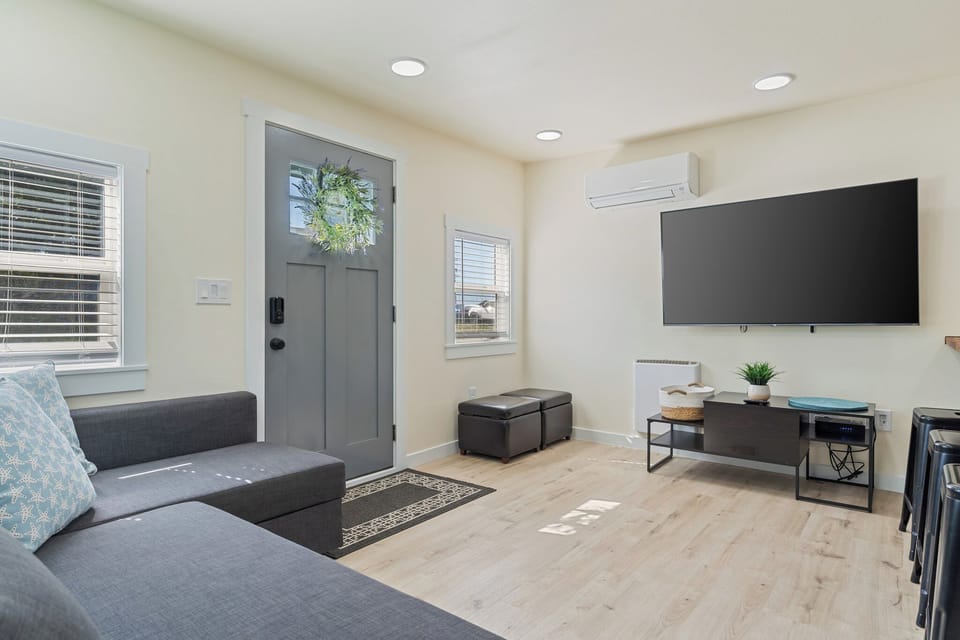 Living Room | Full Sleeper Sofa | A/C Unit | Smart TV