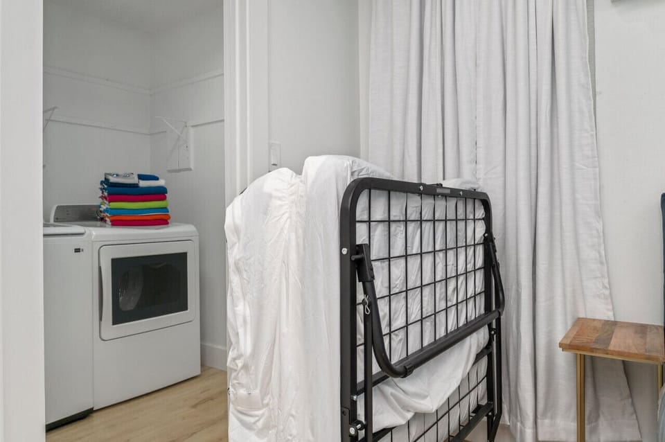 Enjoy additional comfort with this full-size rollaway bed, perfect for accommodating extra guests