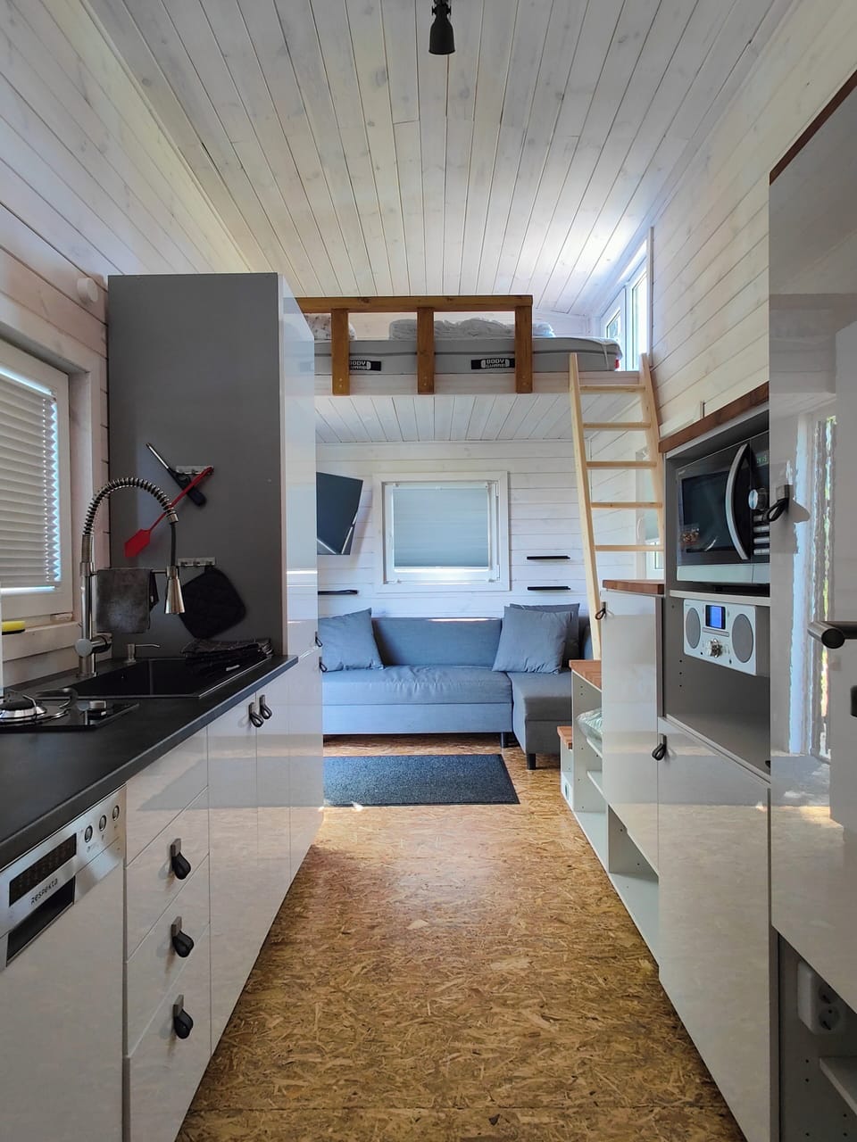 TinyHousebeiDresden klein aber fein, beste Lage Naturteich große Terrasse - Nähe Sächsische Schweiz | 1 bedroom, in-room safe, blackout drapes, iron/ironing board