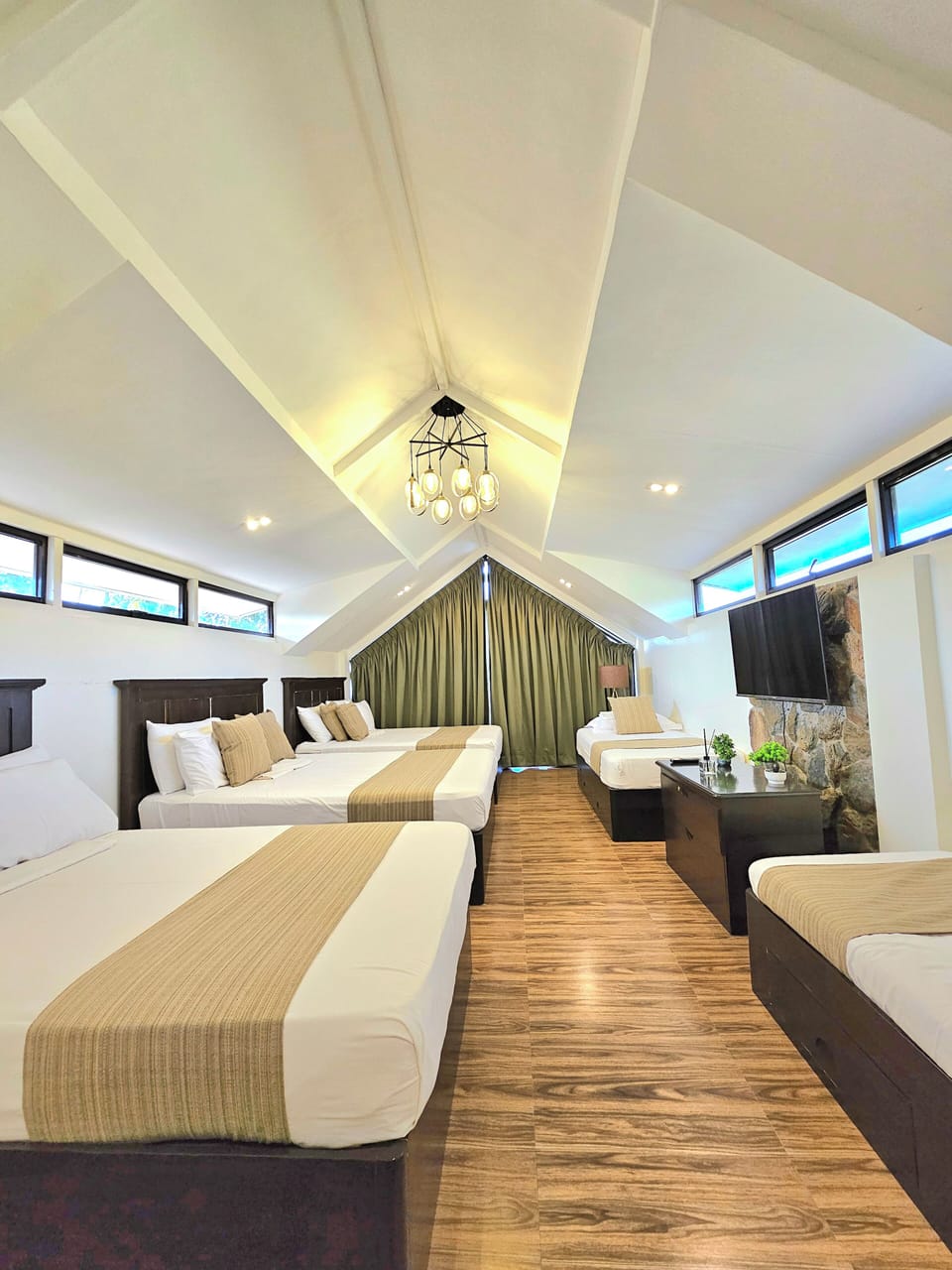 Deluxe Room, Lagoon View | Premium bedding, desk, soundproofing, bed sheets