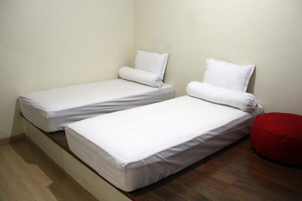Standard Twin Room | Free WiFi