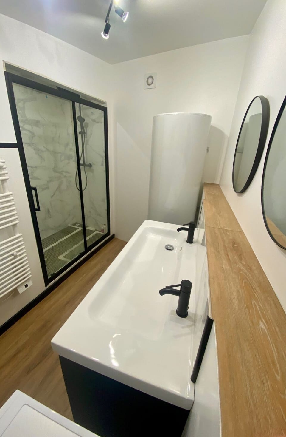 Studio Suite, Kitchen, Garden View | Bathroom