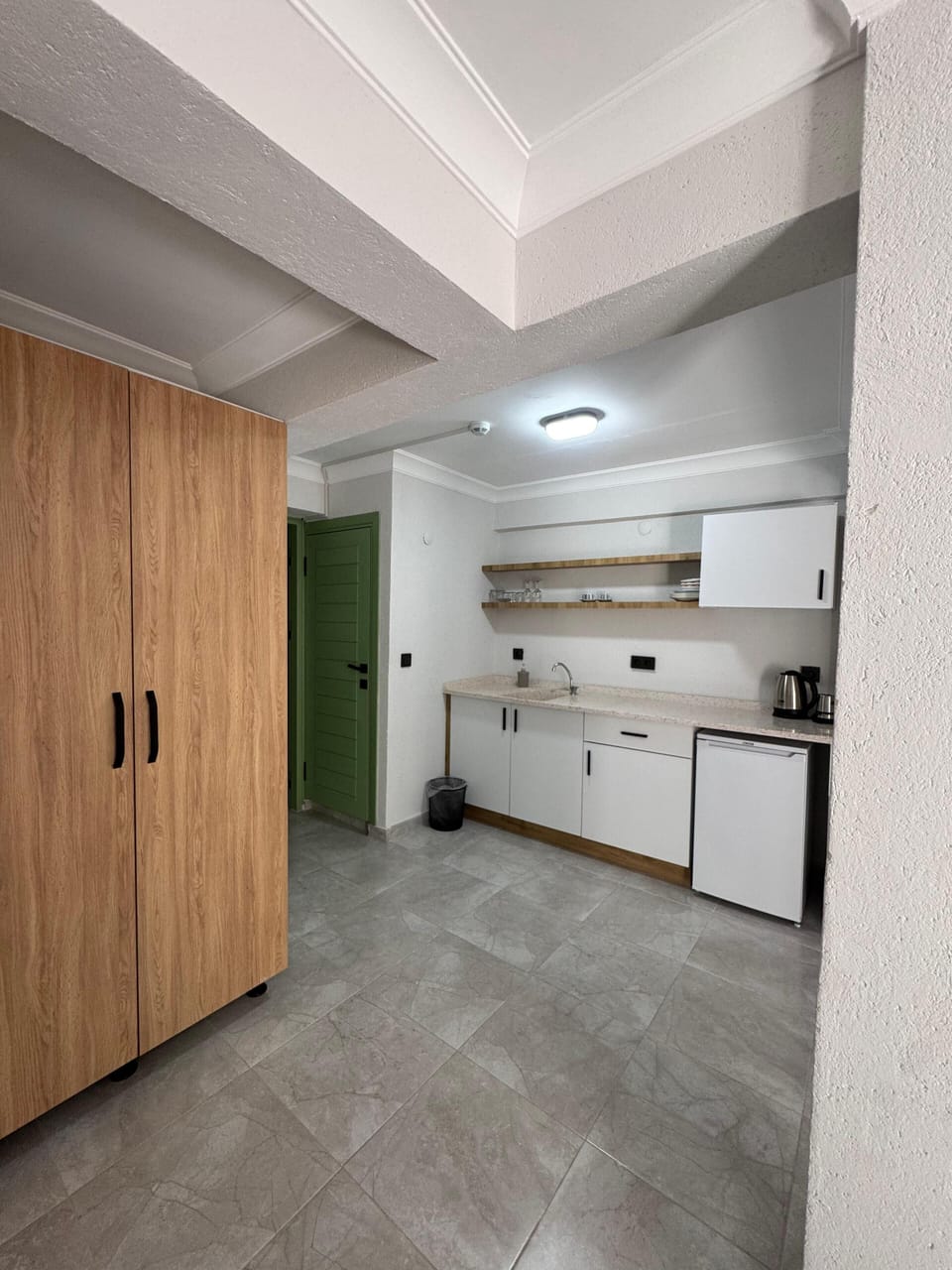 Exclusive Room, Patio | Private kitchen | Mini-fridge, coffee/tea maker, electric kettle, cookware/dishes/utensils