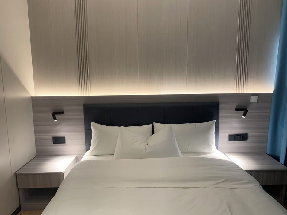 Standard Double Room, City View | In-room safe, desk, soundproofing, iron/ironing board
