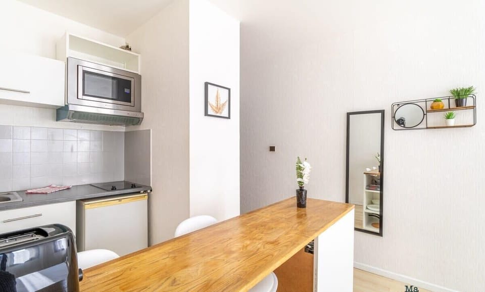 Coin repas et kitchenette équipée