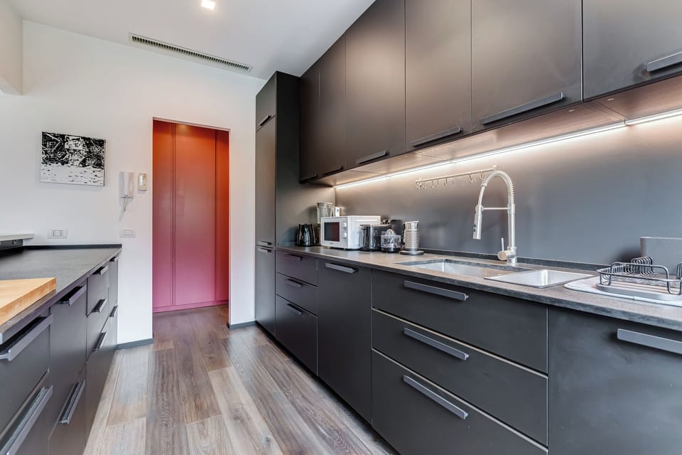 Apartment, 1 Bedroom, Non Smoking, City View | Private kitchen | Fridge, microwave, oven, stovetop
