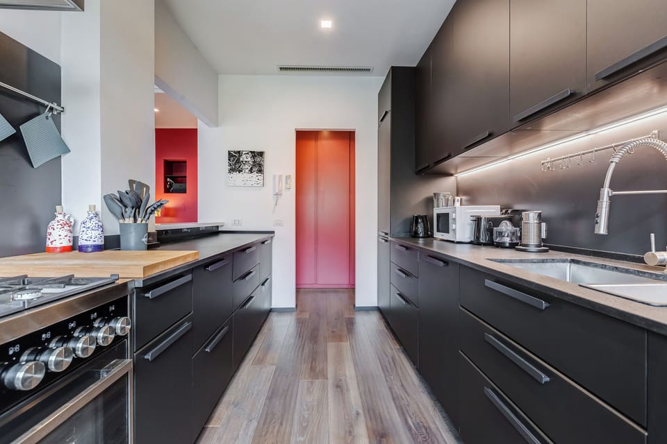 Apartment, 1 Bedroom, Non Smoking, City View | Private kitchen | Fridge, microwave, oven, stovetop
