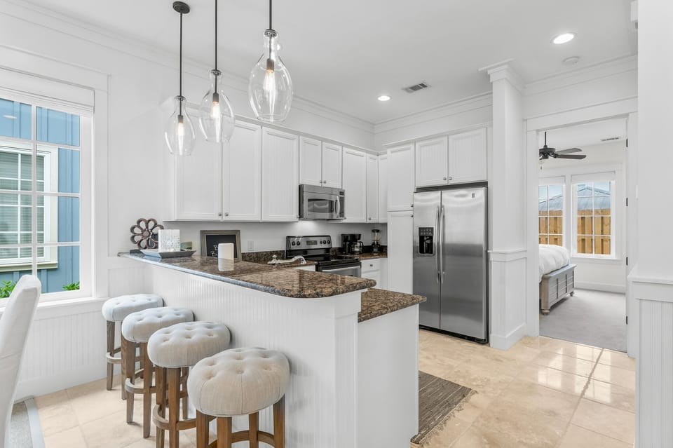 Breakfast Bar & Kitchen