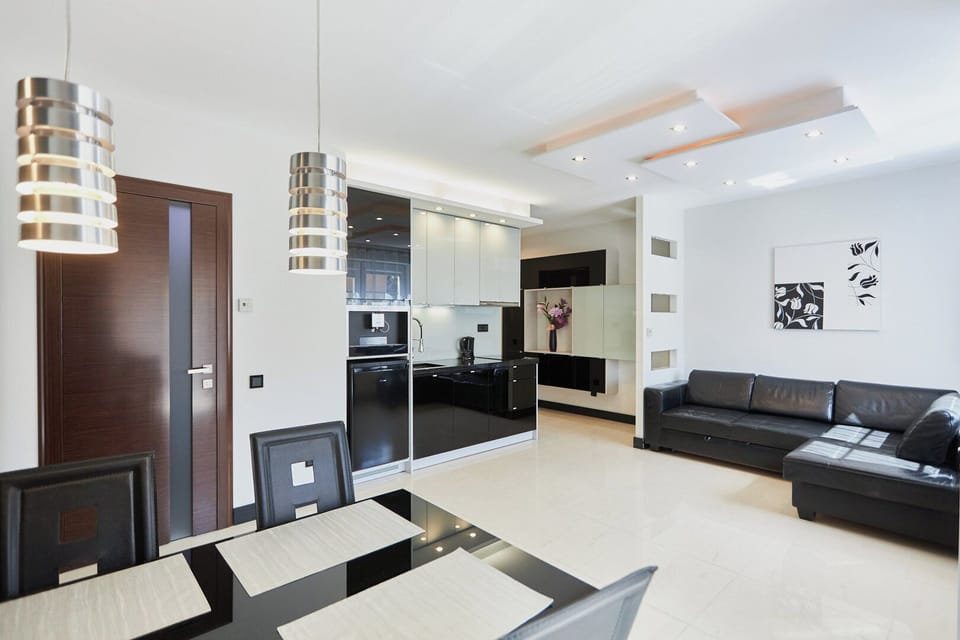 Suite, Bathtub | Iron/ironing board, free WiFi