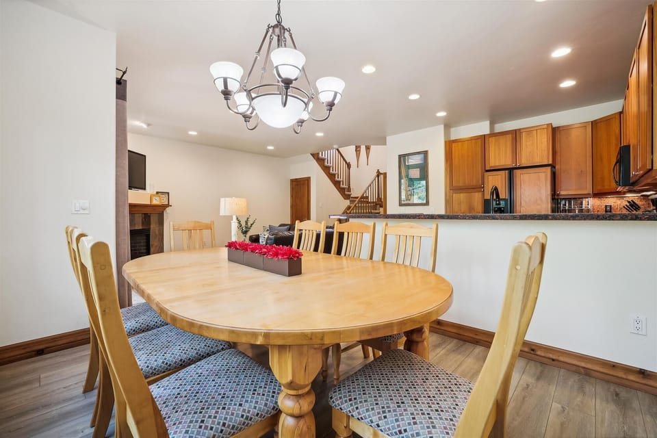 Dining Area - Highland Greens 25 - Breckenridge Vacation Rental