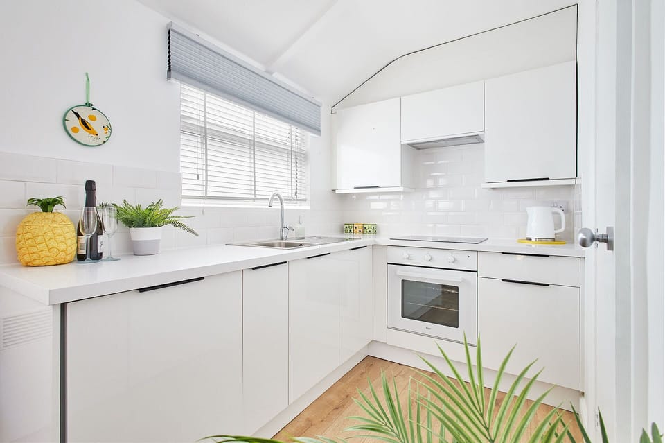 Sunnyside Studio, Bempton - Host & Stay
