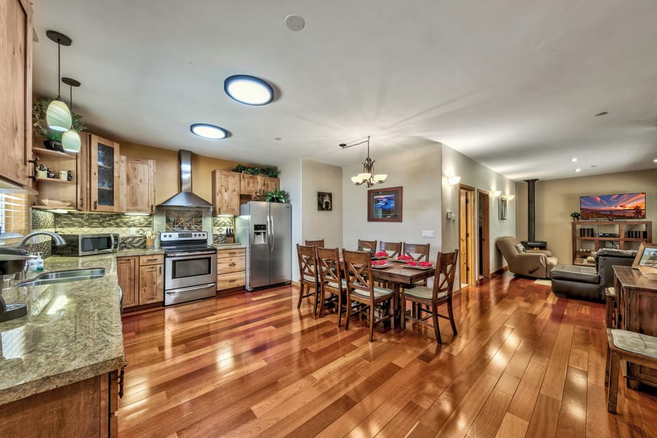 Spacious kitchen and dining area makes will have the whole family together