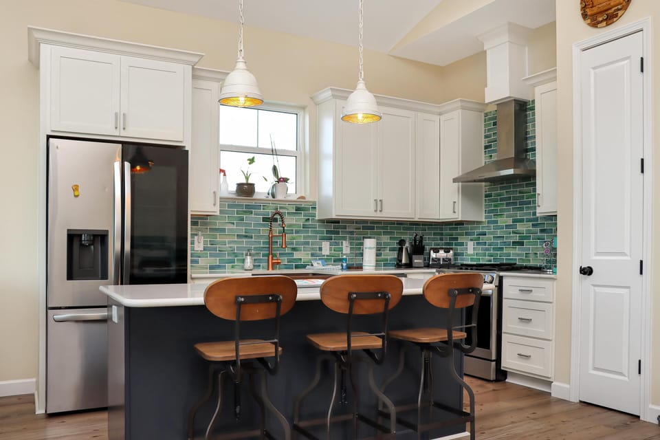 House, Multiple Beds (It's A Wonderful Life) | Private kitchen