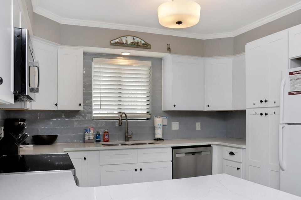House, Multiple Beds (Barrier Dunes 156 - 11 Sand Dollar Dr) | Private kitchen