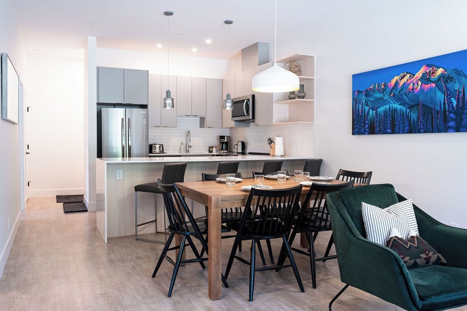 Condo | Private kitchen | Coffee/tea maker, fridge, microwave, oven