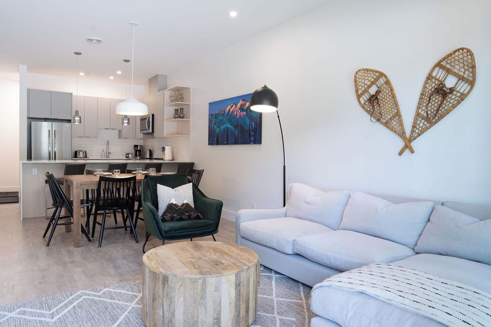 Condo | Living area | 40-inch flat-screen TV with cable channels