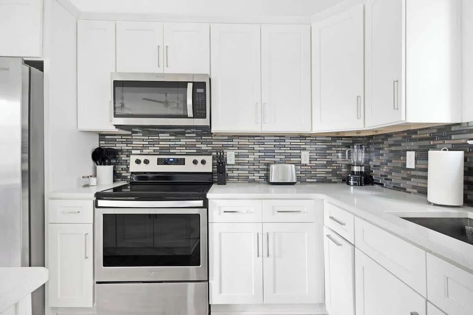 Fully Stocked Kitchen