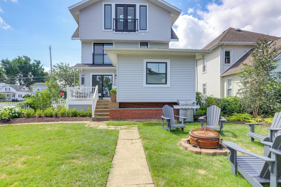 House Exterior | Deck | Gas Grill