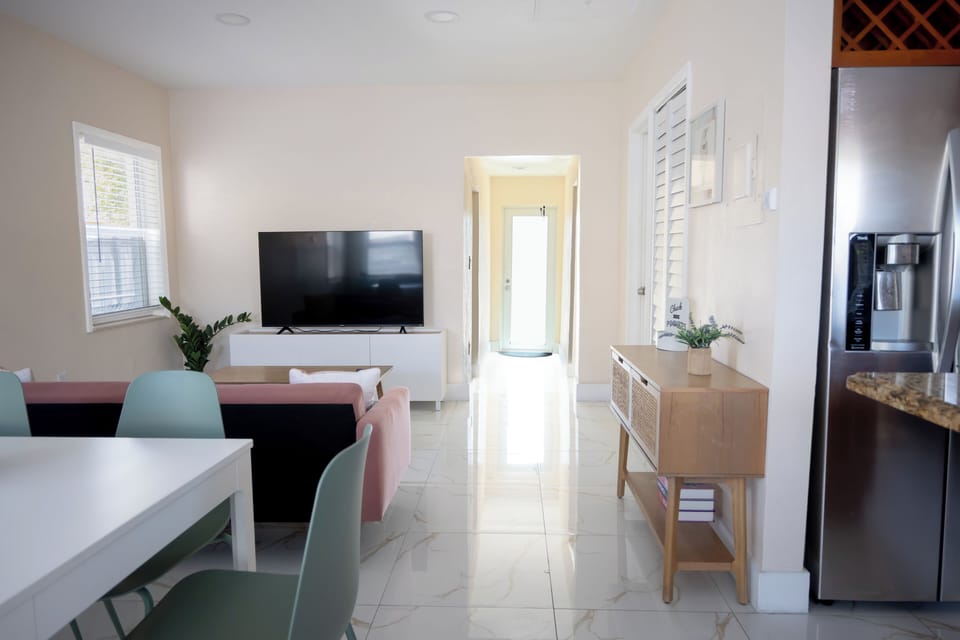 Dining table for six, perfect for family dinners or casual breakfasts. 