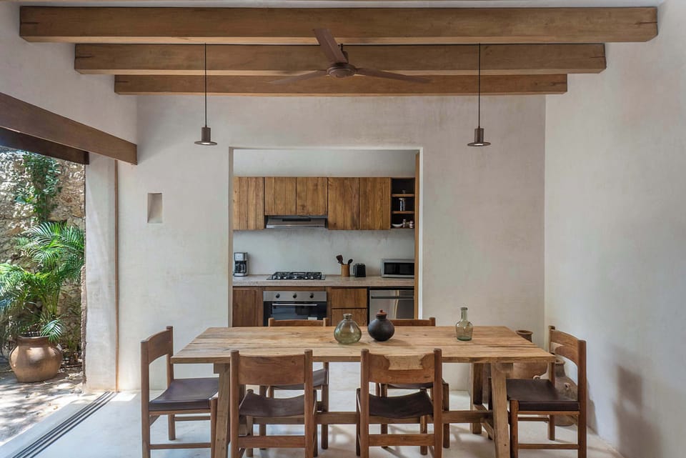Spacious dining area, suited for 6 seated guests