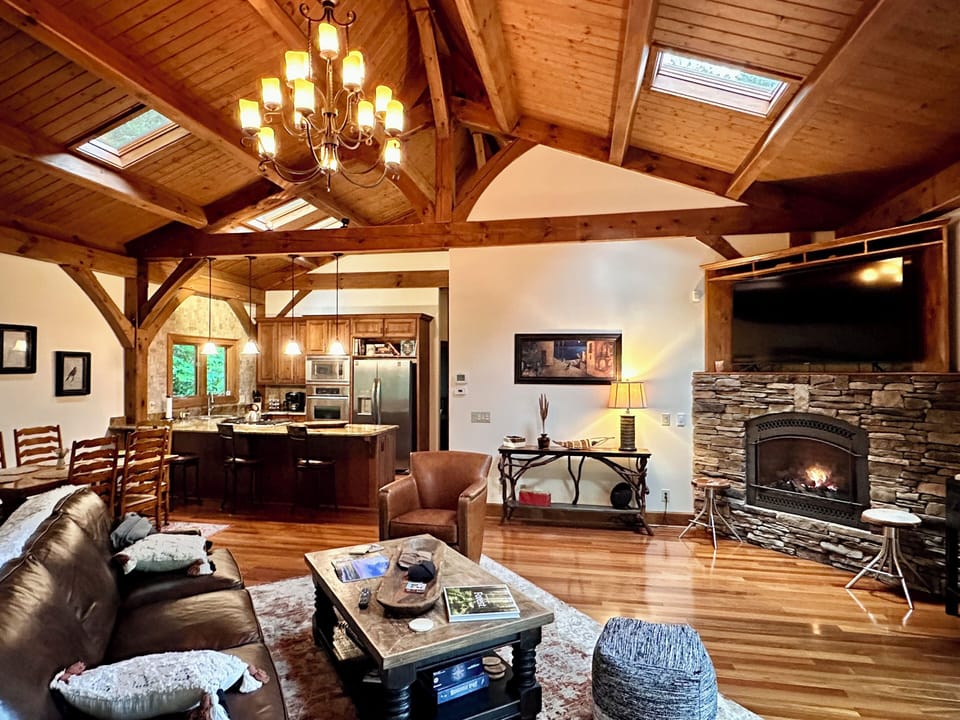 Spacious living room