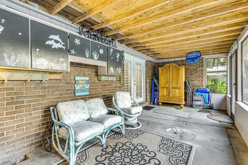 Screened-In Patio