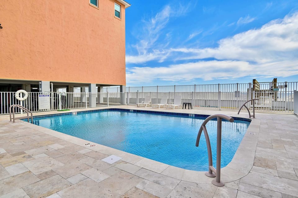 Immerse yourself in the amenities offered by the beachfront complex