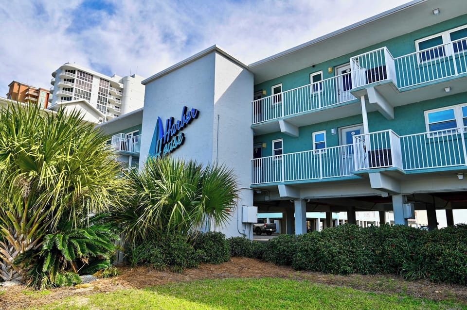 Harbor House Complex