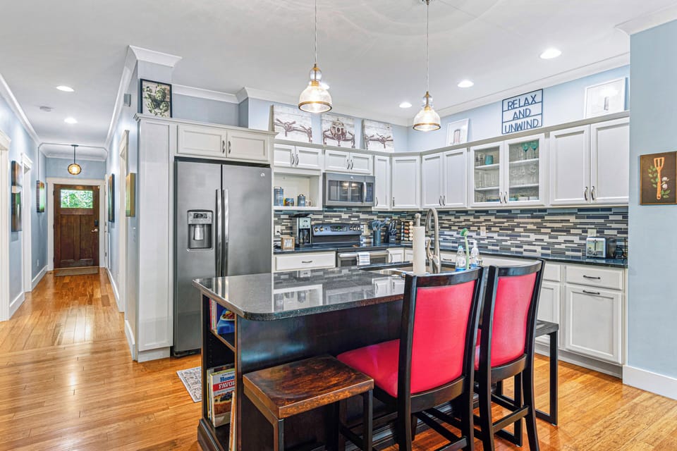 Full Kitchen (2)