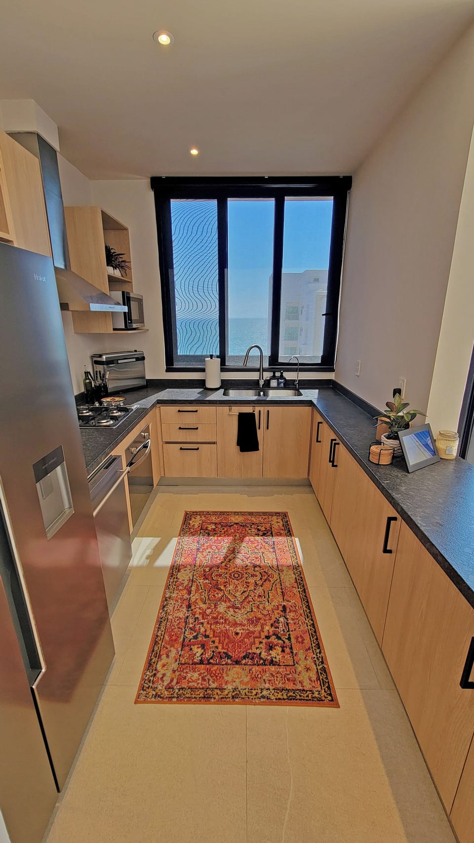 Large, fully equipped kitchen.