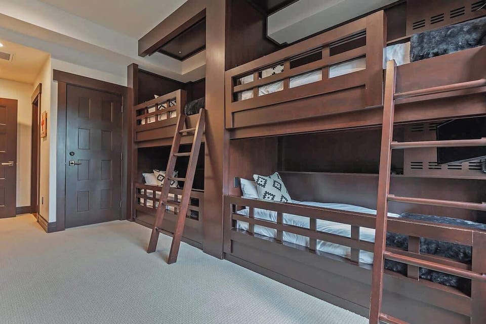 Bunk Room Suite