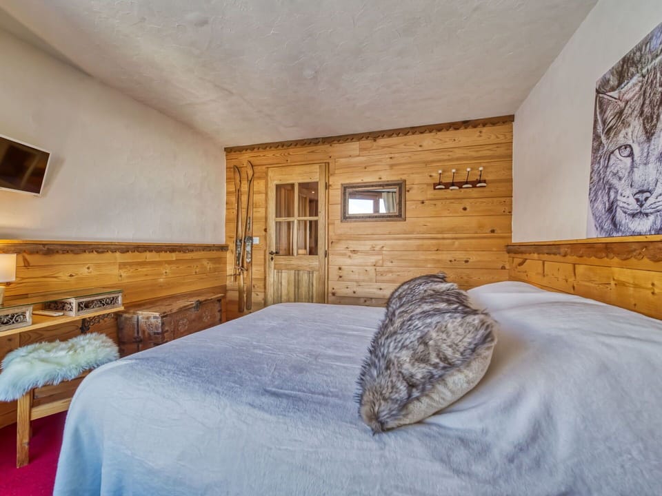 Building, Furniture, Property, Comfort, Wood, Bed Frame, Textile, Bed, Interior Design, Flooring