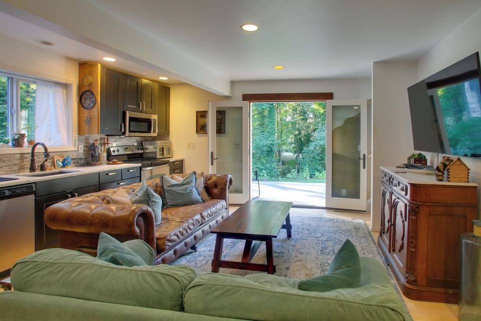 Living Area (Guest House) | 1st Floor | Full Kitchen w/ Dishwasher