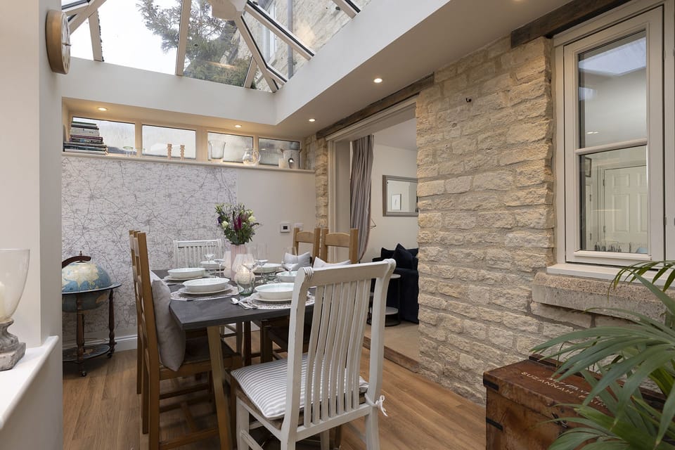 Harvey's Corner Cottage Garden Room - StayCotswold