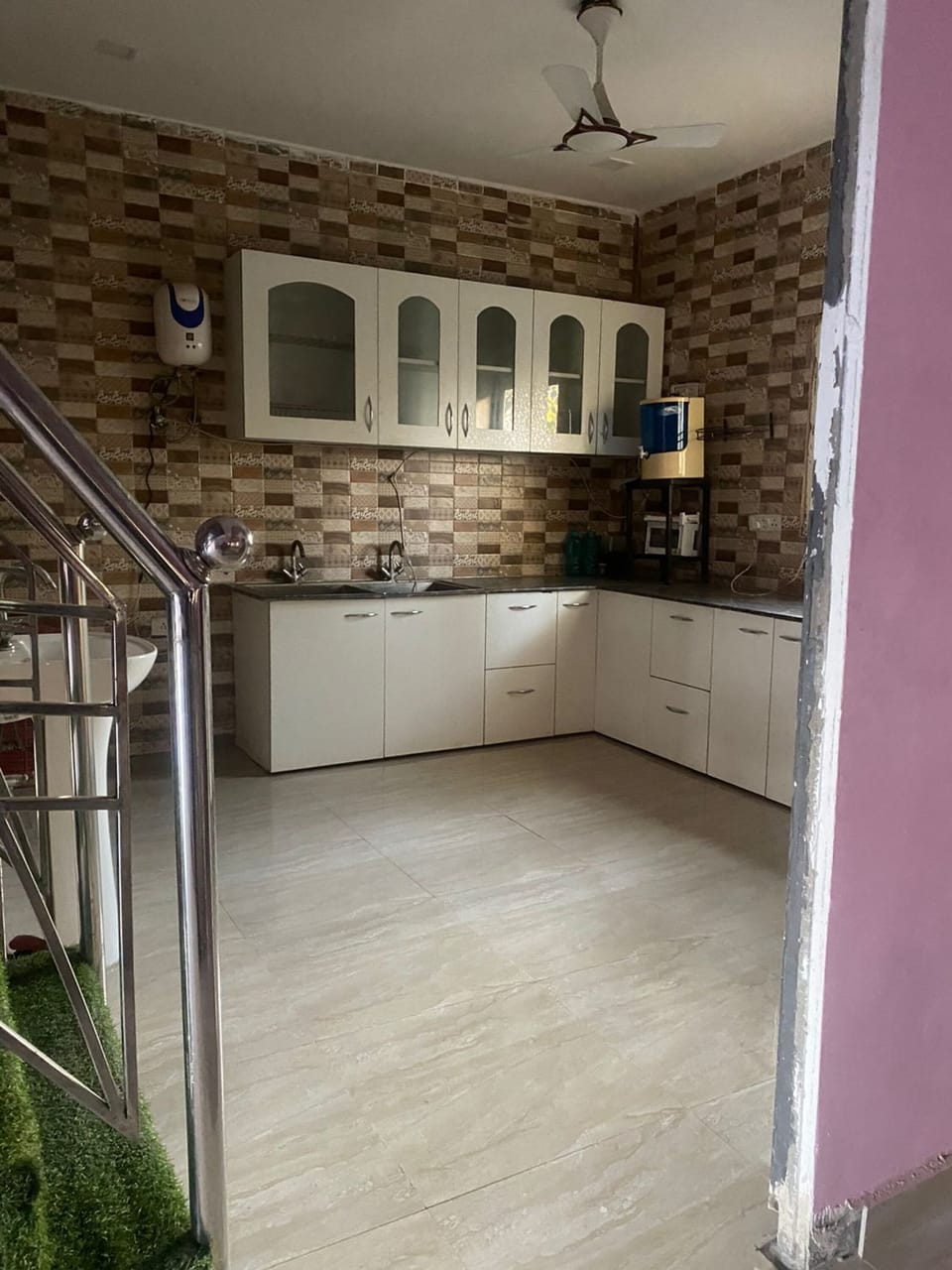 Standard Room, Balcony | Shared kitchen facilities | Fridge, cookware/dishes/utensils