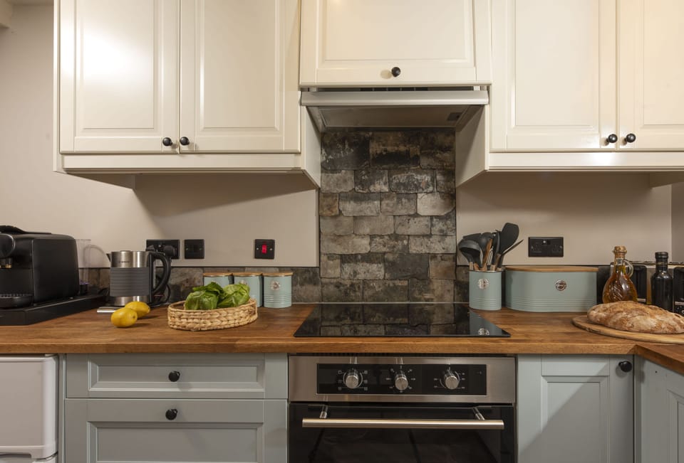 The Corner Cottage, Carnhell Green, Hayle: Including a L'or coffee machine for that all-important morning brew