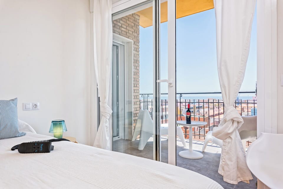 Superior Apartment, 2 Bedrooms, Bay View | 2 bedrooms, down comforters, individually decorated