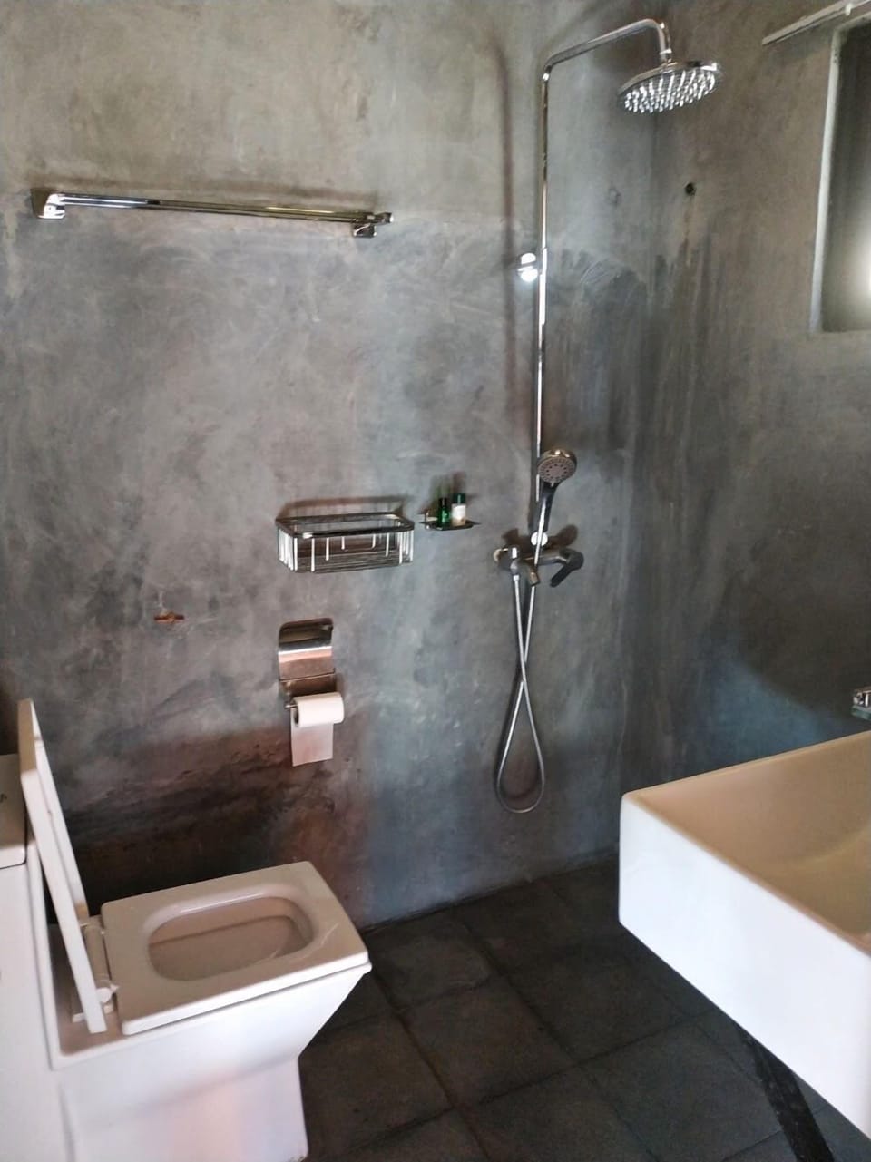 Deluxe Double or Twin Room, Mountain View | Bathroom | Bathrobes, towels